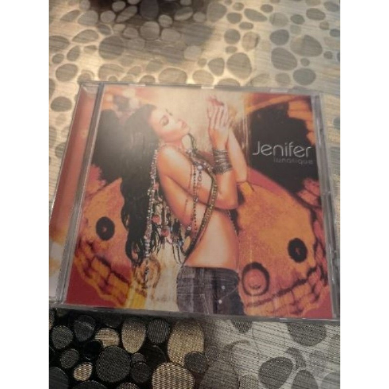 Cd Jenifer, lunatique