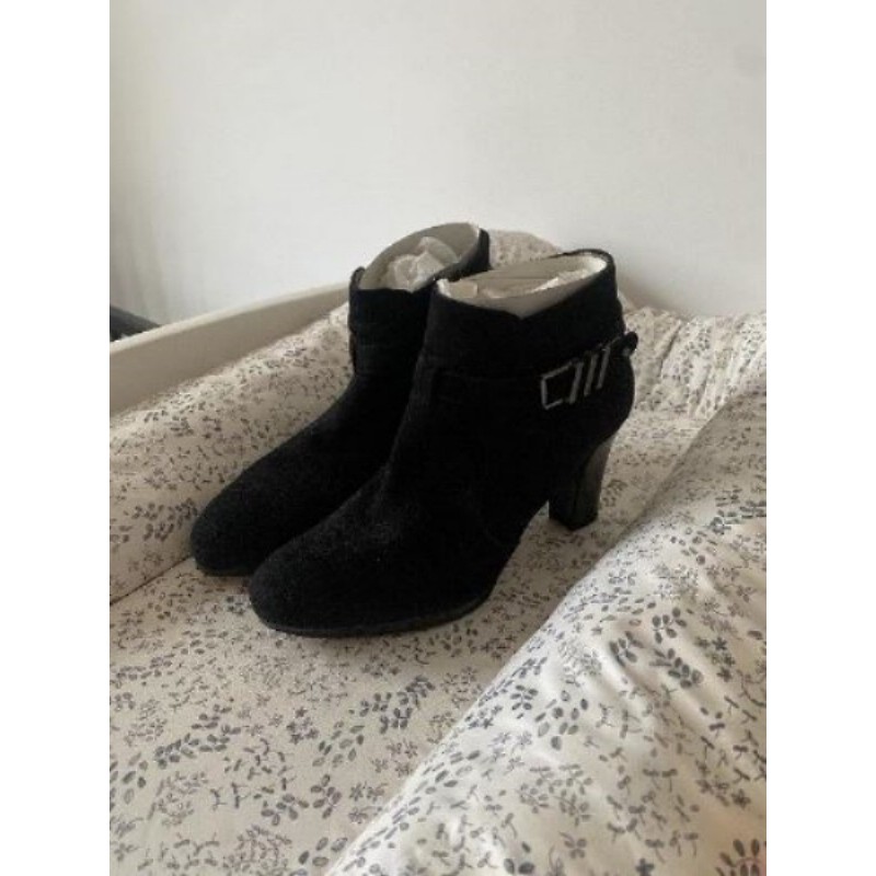 Bottines à talons - P.37